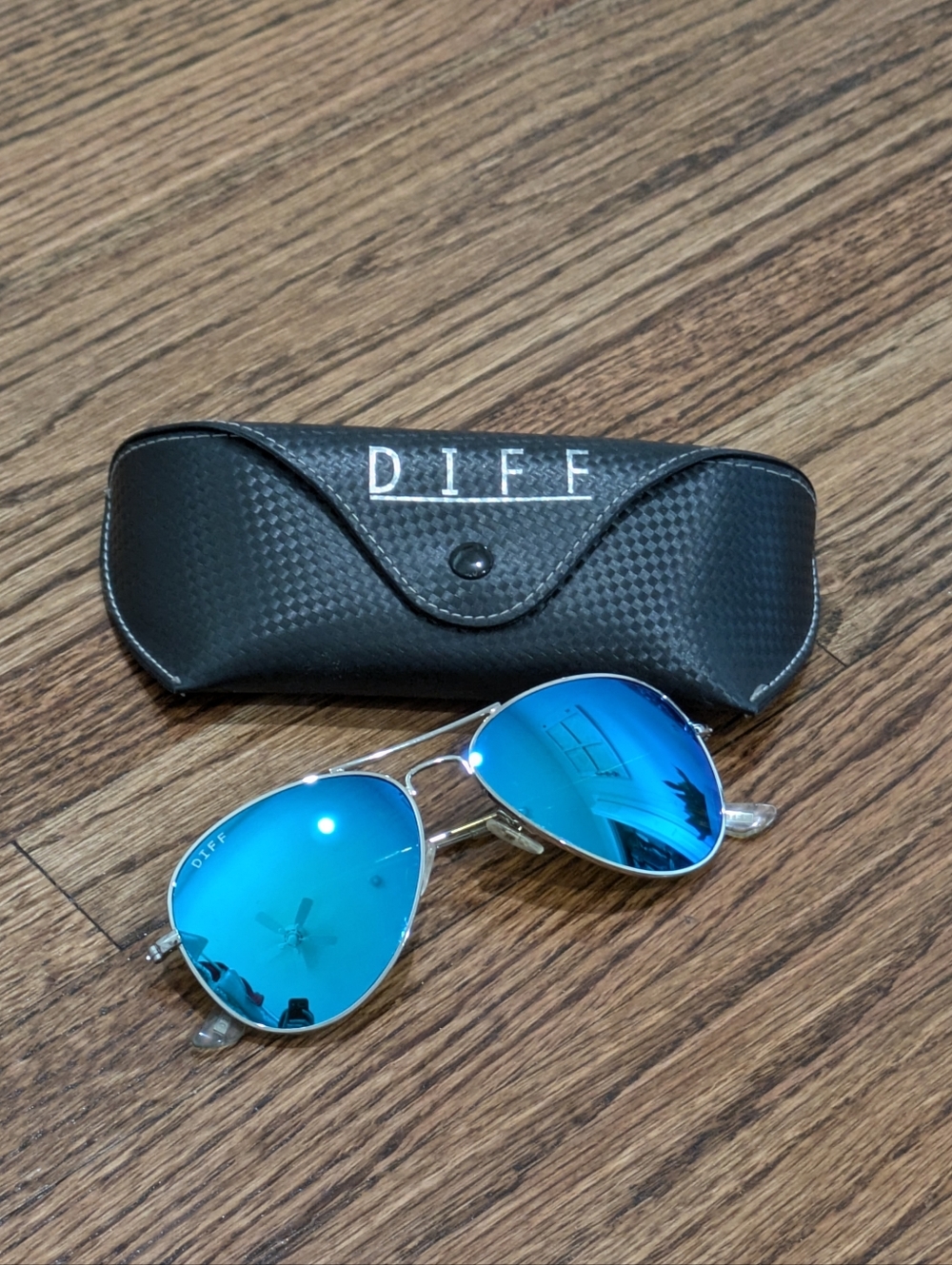 New! DIFF Cruz Gold + Blue Mirror Aviator Sunglasses